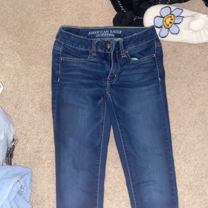 American Eagle super super scratch jeans